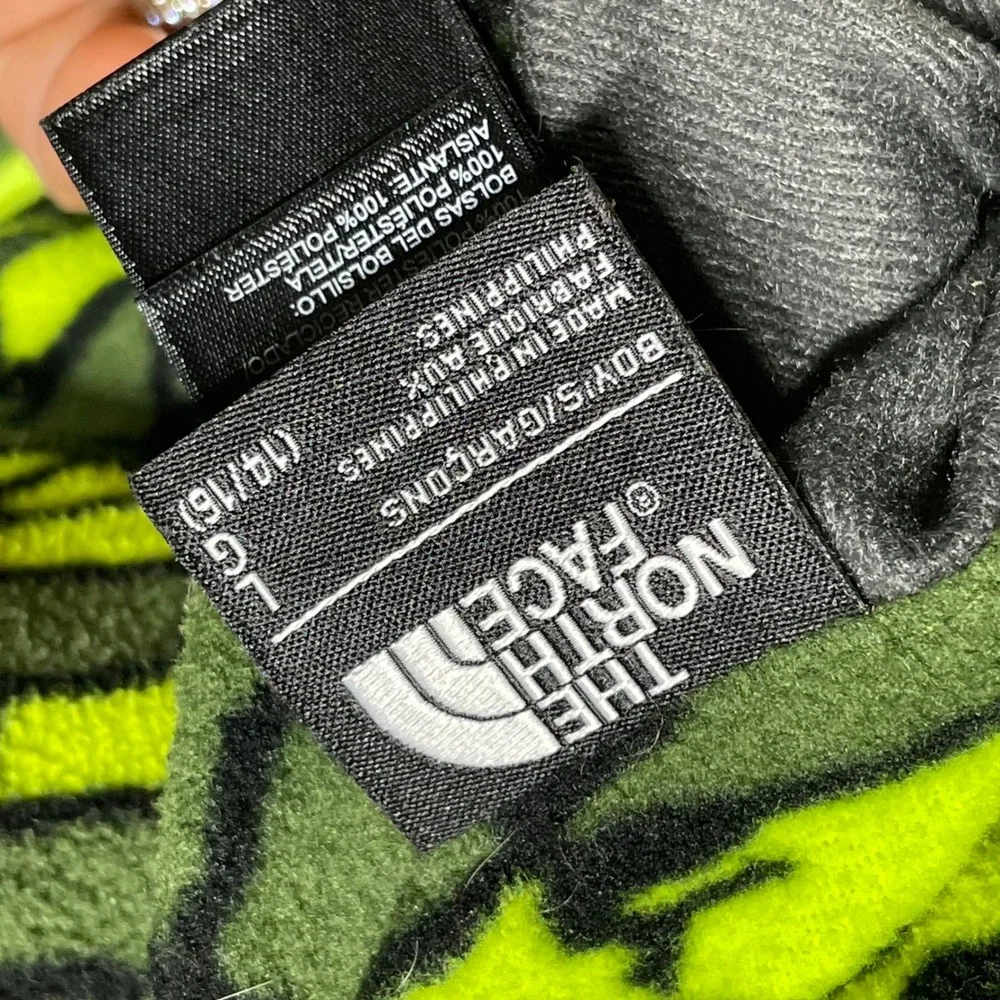 The North Face Boys Reversible Mossbud Swirl Jacket Green Camo Black L 14/16
